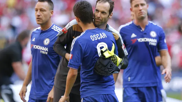 Petr Cech bertemu mantan rekan-rekan setimnya di Chelsea (Reuters)