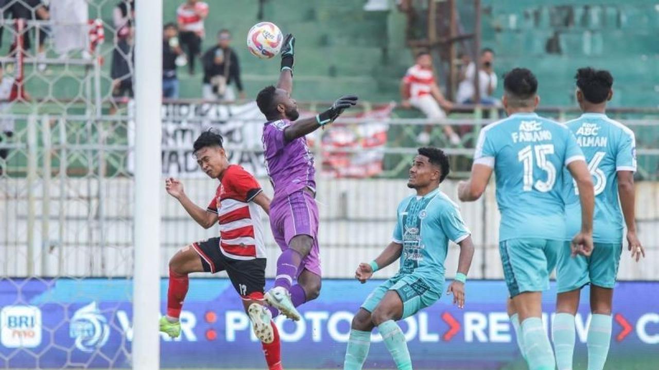 Trivia: Lulinha Gagal Penalti, PSBS Biak Imbang Madura United 0-0 di BRI Super League