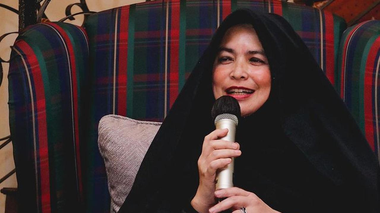 Umi Yuni, Ibunda Alvin Faiz.