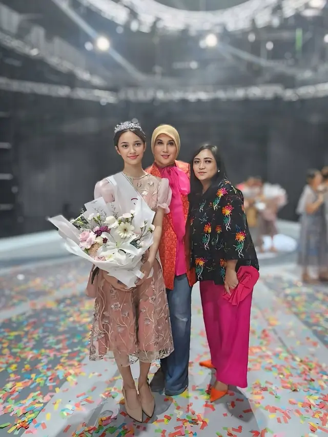 6 Potret Marini Zumarnis di Acara Gadis Sampul 2024, Temani Daffa Wardhana Jadi Juri