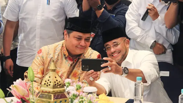 Sekretaris Jenderal DPP PKS Habib Aboe Bakar Al Habsyi dan Ketum Golkar Airlangga Hartarto dalam buka puasa bersama Partai Nasdem