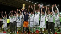Pecundangi Dortmund, Wolfsburg Angkat Trofi DFB Pokal