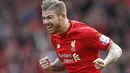 Alberto Moreno mencetak satu gol pertama saat Liverpool mengalahkan Stoke City pada lanjutan liga Inggris di Stadion Anfield, Minggu (10/4/2016). (Reuters/Carl Recine)