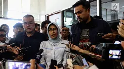 Plt Dirut PLN (Persero) Sripeni Inten Cahyani memberi keterangan usai bertemu Komisi VII DPR di Kompleks Parlemen, Senayan, Jakarta, Selasa (6/8/2019). Sripeni menyebut pihaknya secara berkala bakal melaporkan hasil investigasi terkait pemadam listrik massal kepada DPR. (Liputan6.com/JohanTallo)