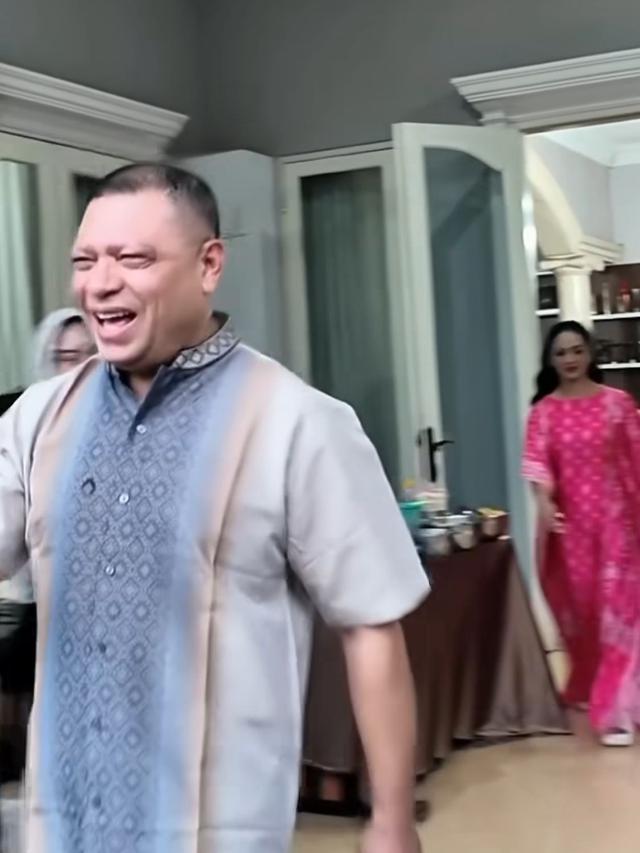 Momen langka Anang dan Raul Lemos saat bukber di rumah KD. (credit:instagram.com/ananghijau)