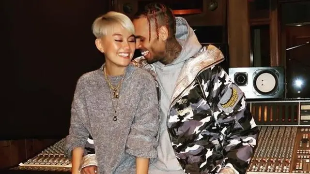 [Bintang] Agnez Mo dan Chris Brown