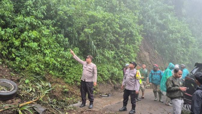 Dua Nyawa Melayang Akibat Kecelakaan Mobil di Jalur Ikonik Bromo