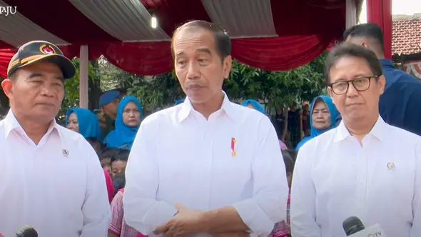 Terkait hambatan untuk mencapai target Presiden Joko Widodo (Jokowi) mengungkapkan bahwa mengatasi stunting bukan cuma soal gizi semata.