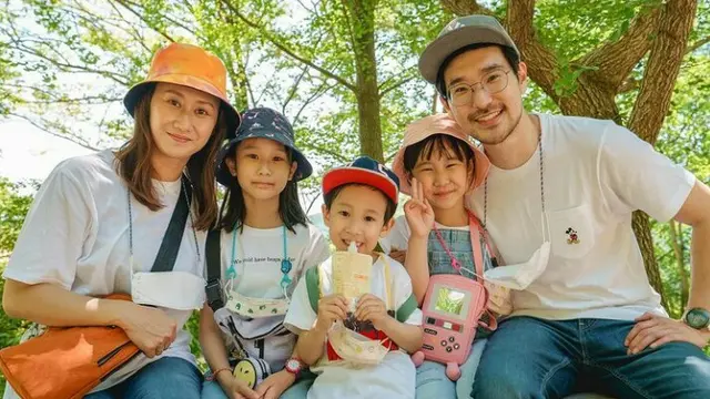 9 Gaya Kompak Outfit Kimbab Family, Bisa Jadi Inspirasi Keluarga