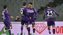 Penyerang Fiorentina, Riccardo Sottil (kedua kanan) berselebrasi usai mencetak gol gawang Sampdoria pada pertandingan lanjutan Liga Serie A Italia di stadion Artemio Franchi di Firenze, Italia (30/11/2021). Fiorentina kini menempati peringkat keenam dengan 24 poin. (Massimo Paolone/LaPresse via AP)