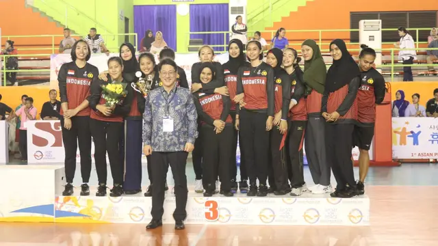 Timnas voli putri Indonesia - Jakarta Popsivo Polwan