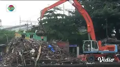Perbarui informasi Anda bersama Fokus edisi (17/02) dengan berita-berita sebagai berikut, Gajah Liar Masuk Jalan Tol, Banjir Terjang Empat Kecamatan di Bekasi, Sejuknya Wisata Dusun Bambu.