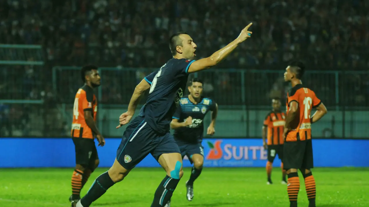 Arema Cronus