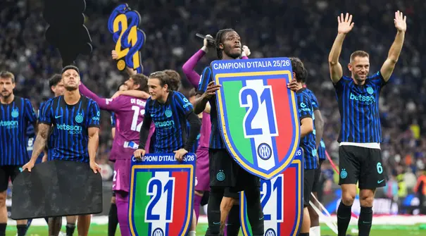 Inter Milan mengunci gelar juara Liga Italia 2025/2026 pada laga pekan ke-35, Minggu (03/05/2026). (AP Photo/Luca Bruno)