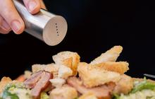Makanan Terlalu Asin? Ini 5 Cara Mengatasinya agar Tetap Lezat dan Bisa Dinikmati Bersama Keluarga