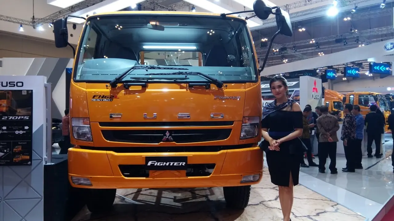 PT Krama Yudha Tiga Berlian Motors (KTB) selaku distributor resmi kendaraan niaga Mitsubishi Fuso di Indonesia secara resmi meluncurkan enam varian baru Fighter di ajang Gaikindo Indonesia International Auto Show (GIIAS) 2019