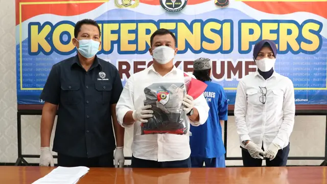 Polisi menangkap dukun cabul yang mengaku keturunan Majapahit dan punya 11 istri. (Foto: Liputan6.com/Humas Polres Kebumen)