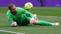Jan Oblak bergabung dengan Atletico Madrid pada 2014/15 seharga £14,5 juta. Di bawah asuhan Simeone, kiper Slovenia itu telah membuktikan dirinya sebagai salah satu kiper terbaik di dunia dengan meraih trofi La Liga, Liga Europa, Piala Super Spanyol, dan Piala Super EUFA. (AFP/Cesar Manso)