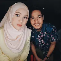 Sejak menikah dengan Rizky  Kinos dan memiliki satu orang anak, Nycta Gina memang s udah terlihat jarang tampil di layar kaca. Kini Gina sedang fokus mengembangkan bisnis hijabnya. (Instagram/missnyctagina)