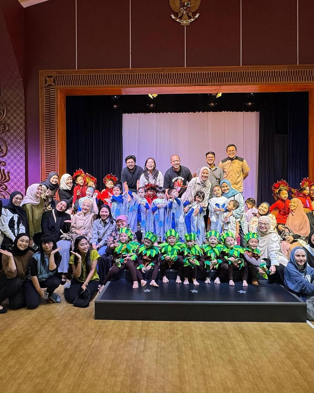 Jadi Pohon, 7 Potret Gala Sky Pentas di Sekolah Pertama Kali, Bikin Bangga Oma dan Opa