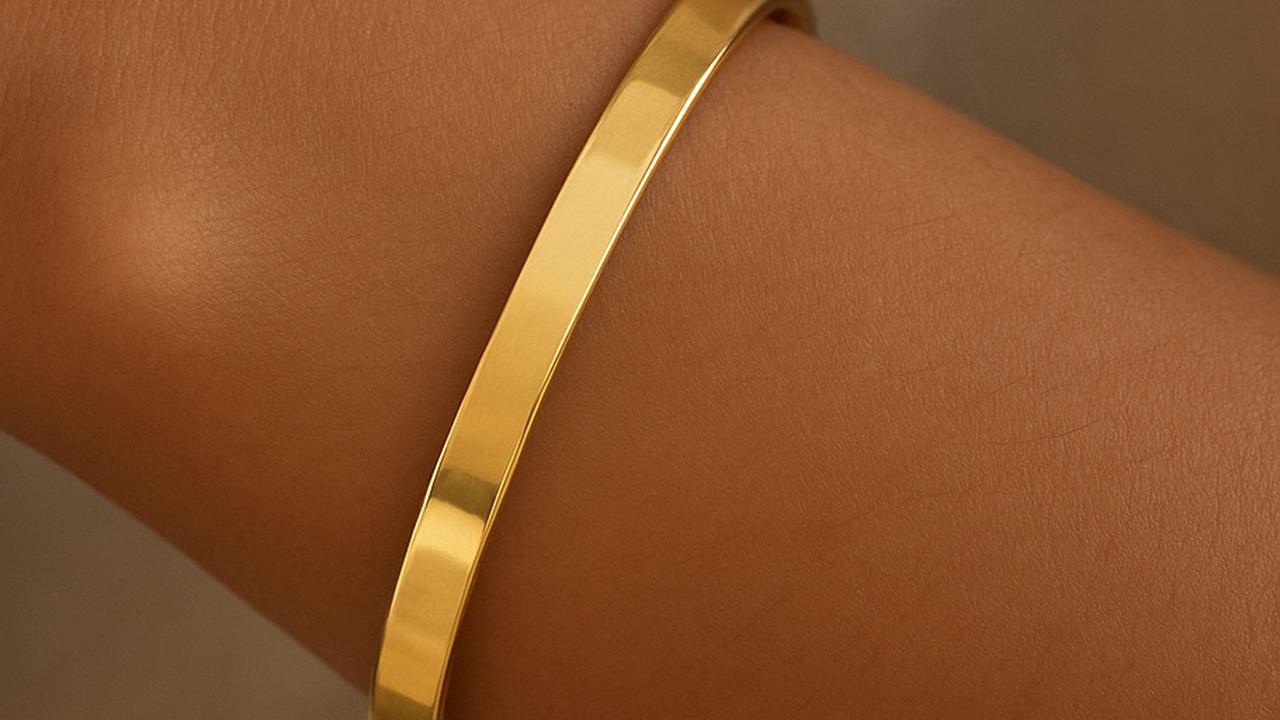 Pilihan Gelang Emas yang Cocok untuk Tangan Kecil dan Kulit Sawo Matang: 2, 5, atau 10 Gram?