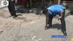 Nasib malang dialami seorang bocah perempuan berusia 4,5 tahun di Sidoarjo, perempuan mungil itu tewas setelah tertabrak mobil yang dikendarai oleh ayahnya sendiri.