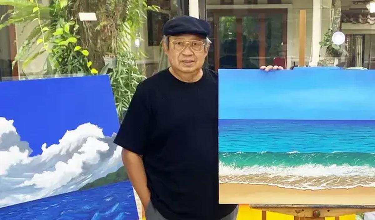 Lukisan SBY yang dilelang berjudul "Kabut Pagi di Dusun Sunyi". Lelang dibuka dengan harga Rp100 juta.&nbsp;