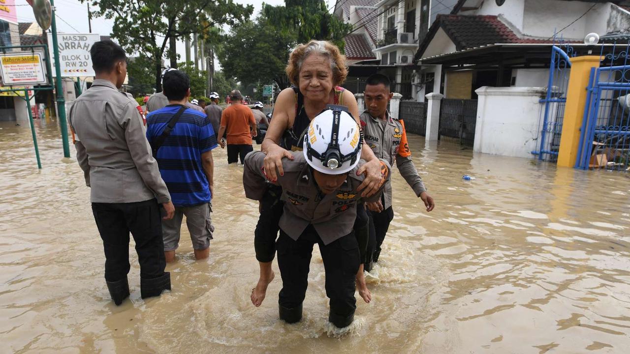 Laporan BNPB soal Bencana di Indonesia: Banjir Kota Bekasi Surut, Sebagian Provinsi Riau Masih Terendam