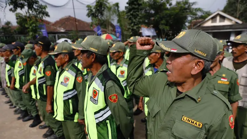 Cara tak biasa nan unik dilakukan Ganjar Muda Padjajaran (GMP) untuk menarik minat dan semangat para pertahanan sipil (hansip) atau saat ini disebut pelindung masyarakat (linmas). Lomba Peraturan Baris Berbaris (PBB) dipilih agar meningkatkan kedisiplinan