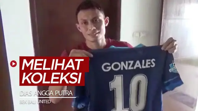 Berita video melihat koleksi sepatu dan jersey yang dimiliki bek Bali United, Dias Angga Putra.