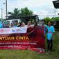Yayasan Cinta Peduli Sesama menyerahkan bantuan kepada korban bencana banjir Serang, Banten. (Istimewa)