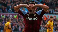 John McGinn menjadi salah satu gelandang paling menarik di Liga Inggris saat ini. Ia merupakan motor tengah dengan kemampuan passing dan teknis yang brilian. Pemain Aston Villa itu diketahui juga telah lama dikaitkan dengan mantan klub pelatihnya saat ini, Steven Gerrard. (AFP/Adrian Dennis)