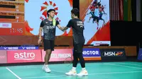 Ganda Leo Rolly Carnando/Daniel Marthin mempersembahkan kemenangan bagi tim putra Indonesia atas Uni Emirat Arab pada laga Grup D Kejuaraan Beregu Asia 2024, Rabu (14/2/2024). (Dok PBSI)