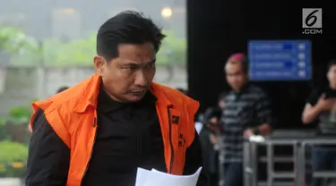 Anggota DPR Fraksi Golkar Bowo Sidik Pangarso tiba di Gedung KPK, Jakarta, Senin (15/4). Bowo diperiksa sebagai saksi untuk tersangka Marketing Manager PT Humpuss Transportasi Kimia, Asty Winasti terkait kasus dugaan suap distribusi pupuk dengan kapal. (merdeka.com/Dwi Narwoko)