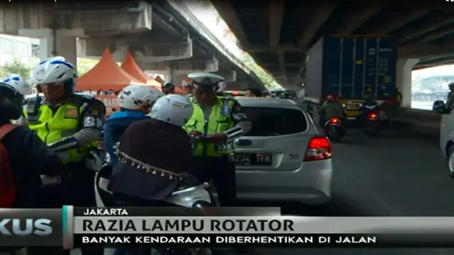 Polisi akan tindak  penyalahgunaan lampu rotator atau lampu sirine yang seharusnya digunakan petugas Polantas.