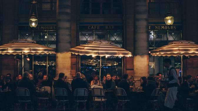 Makan di Ruangan Bercahaya Redup Dapat Pengaruhi Persepsi Rasa