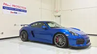 Pria Ini Jual Porsche Cayman GT4 Baru Cuma Gara-gara Jok