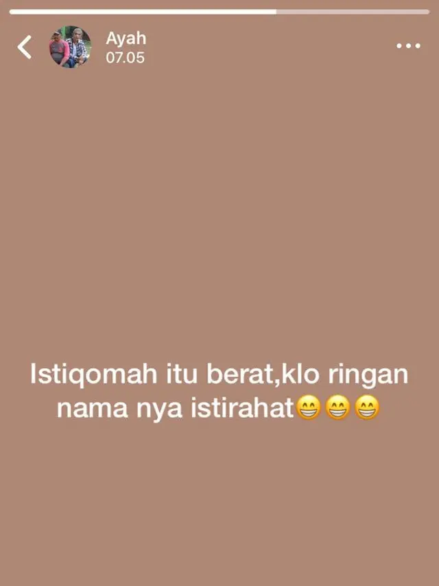 6 Status WhatsApp Kocak Bapak-Bapak Ini Ngajak Ketawa