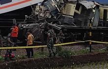 Sempat Keluar dari KAI & Kerja di Bank, Pramugara KA Turangga Pilih Mengabdi Lagi di Kereta Api
