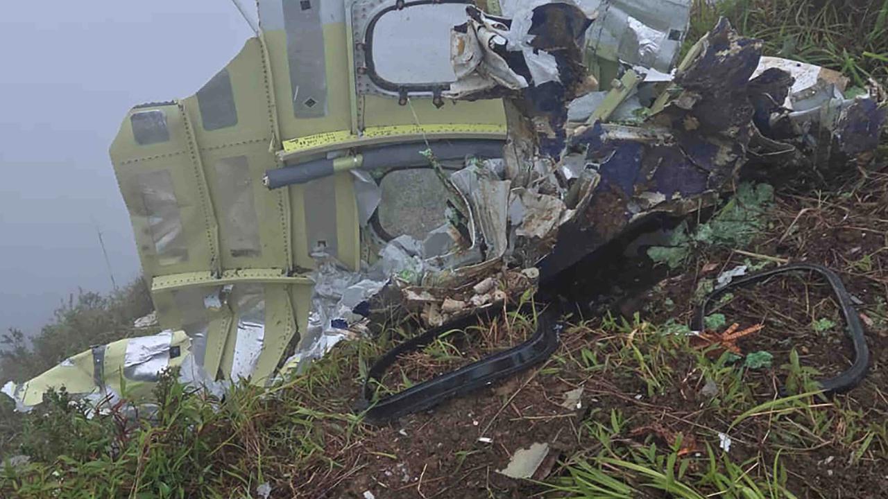 FOTO: Serpihan Besar Pesawat ATR 42-500 Ditemukan di Gunung Bulusaraung