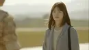 Selain Full House, Descendants of The Sun adalah drama yang melejitkan nama Song Hye Kyo. Adu akting bareng Song Joong Ki, keduanya terlibat cinta lokasi dan memutuskan untuk menikah tahun 2017. Namun sayang, hubungan keduanya harus kandas karena perceraian tahun 2019. 12 tahun berlalu sejak kepopulerannya di drama Full House, pesona Song Hye Kyo tidak luntur di usianya yang sudah menginjak 35 tahun saat bintangi drama Descendants of The Sun. (Liputan6.com/IG/@descendants_ofthe_sunofficial)