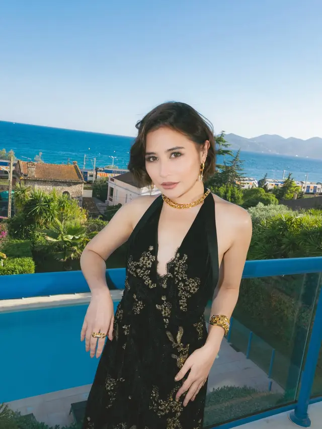 Prilly Latuconsina