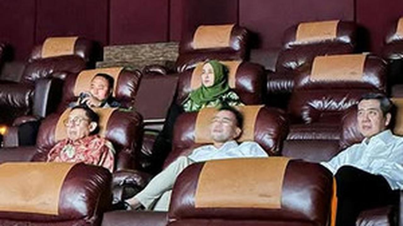 Potret Raffi Ahmad Nonton Film Garapan Iko Uwais Bareng Menteri Kebudayaan Fadli Zon dan Wamen Giring eks Nidji
