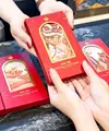 Desain Angpao Seniman Kenji Chai untuk Ramaikan Perayaan Imlek 2026. Dok. Jakarta Premium Outlets