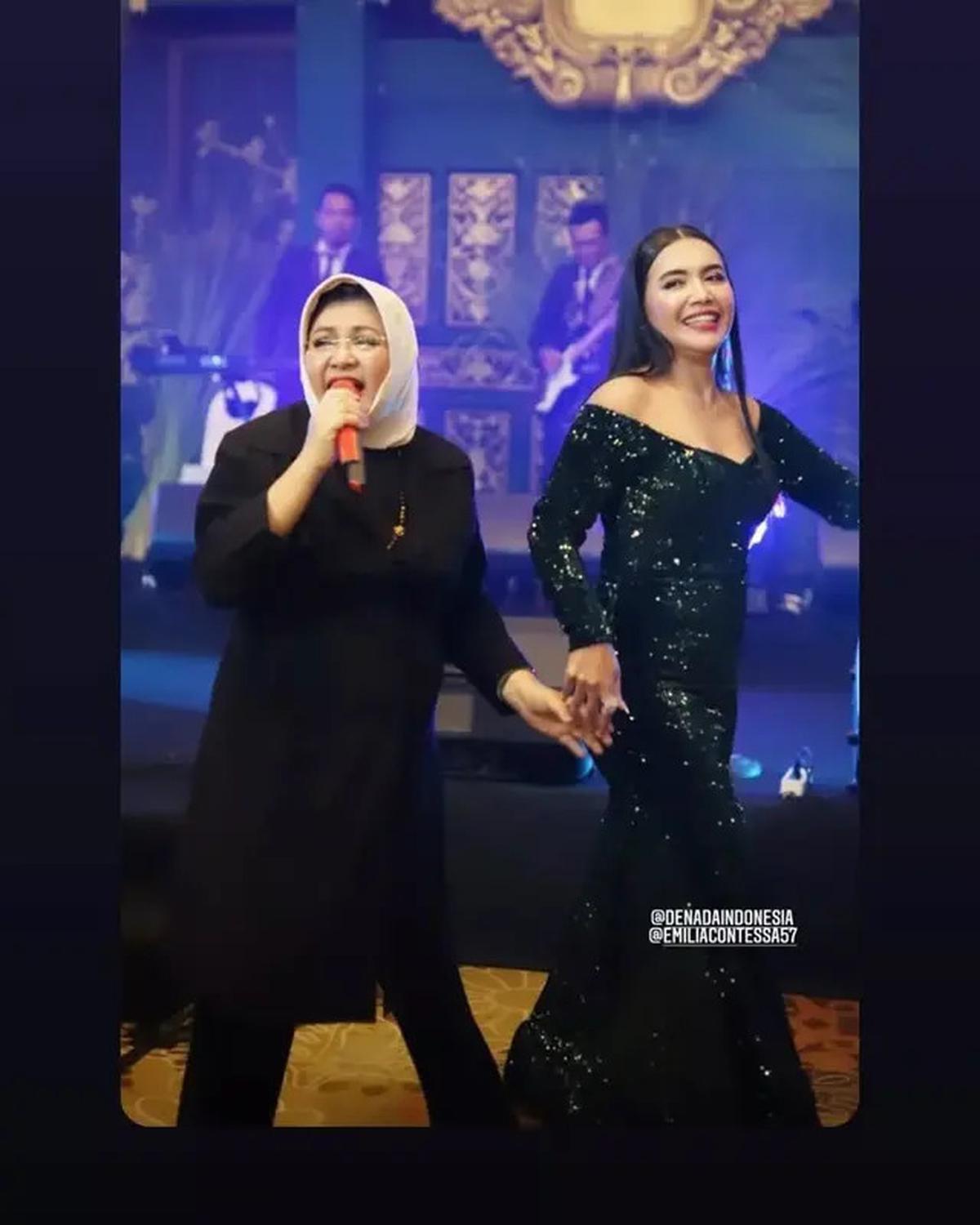 7 Potret Kenangan Emilia Contessa dan Denada, Saling Dukung di Dunia Musik