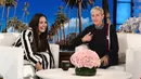 Sebagai sahabat, Ellen DeGeneres dan istrinya, Portia de Rossi ingin berbuat lebih untuk Demi Lovato. (Entertainment Tonight)