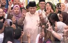 VIDEO: Adab Hormat Prabowo, Langkah Langsung Terhenti Hampiri Emil Salim Datang Berlebaran di Istana