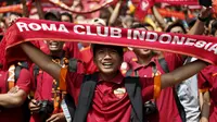 Meriah! Fans Roma Beri Kejutan pada Totti Cs