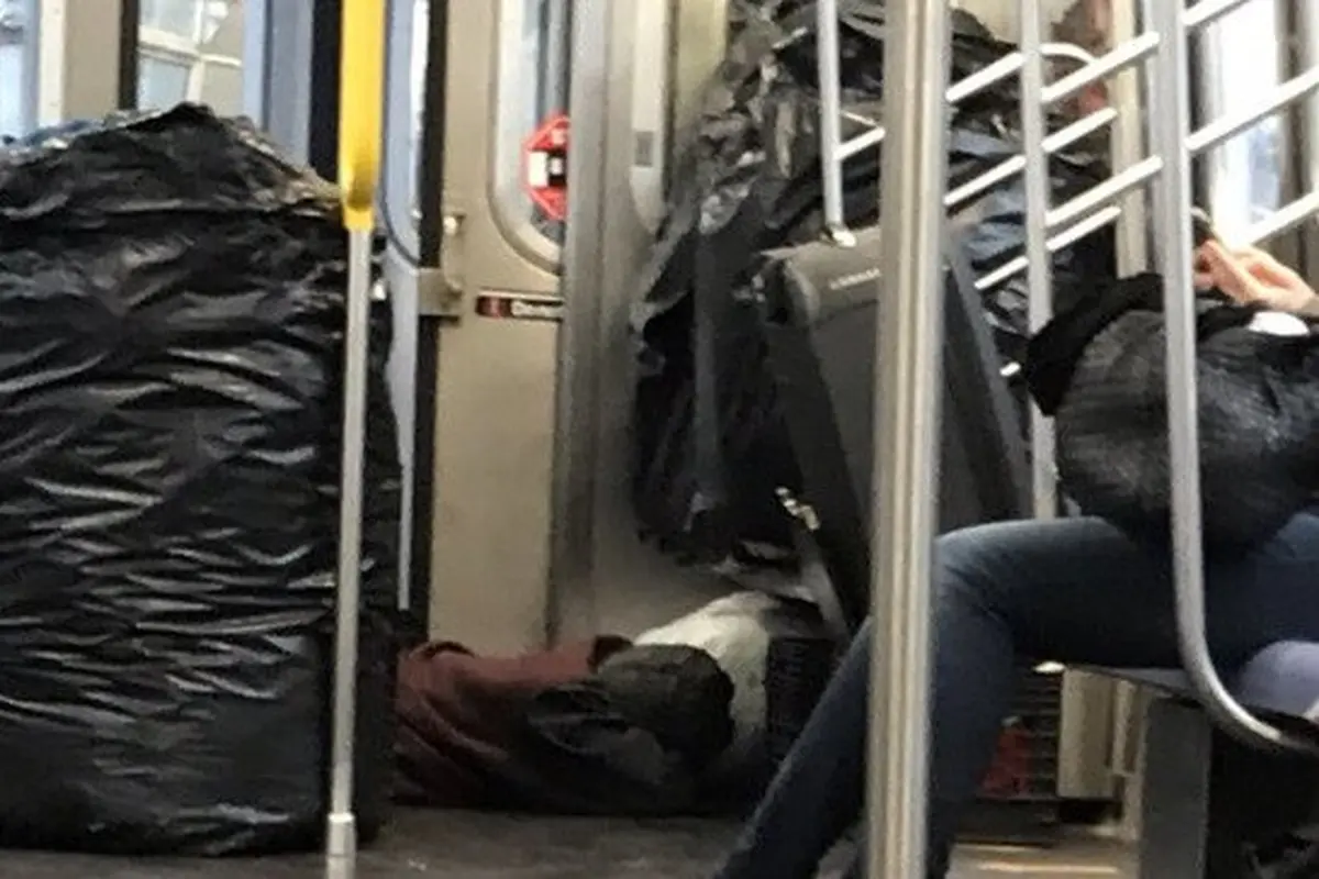 Begini Mirisnya Suasana di Subway New York, Banyak Dihuni Tunawisma