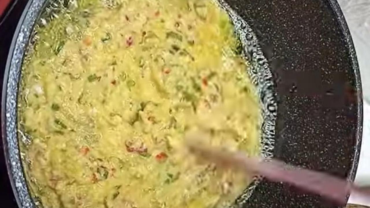 Masukkan Seluruh Bahan ke Penggorengan